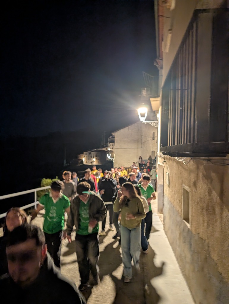 Cercavila nocturna tradicional pels carrers d'Ares